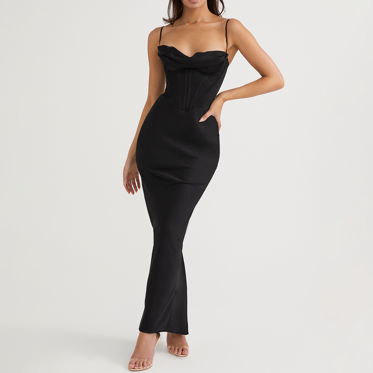 Robe Longue Et Corset Int gr Noire Avec Col B nitier Passion Corset robe-longue-et-corset-int-gr-noire-avec-col-b-nitier-passion-corset