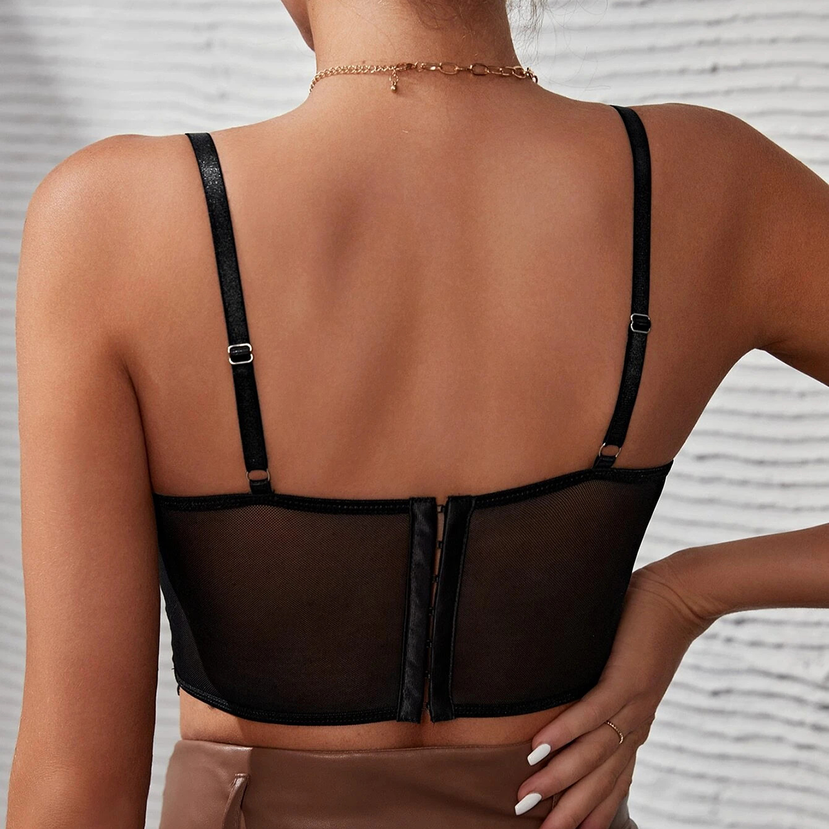 Top bustier court vu de dos