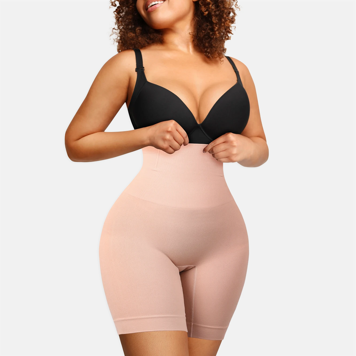 Panty gainant amincissant taille haute vu de face