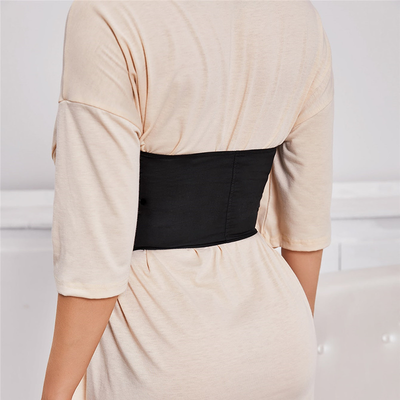 Ceinture corset noir vue de dos