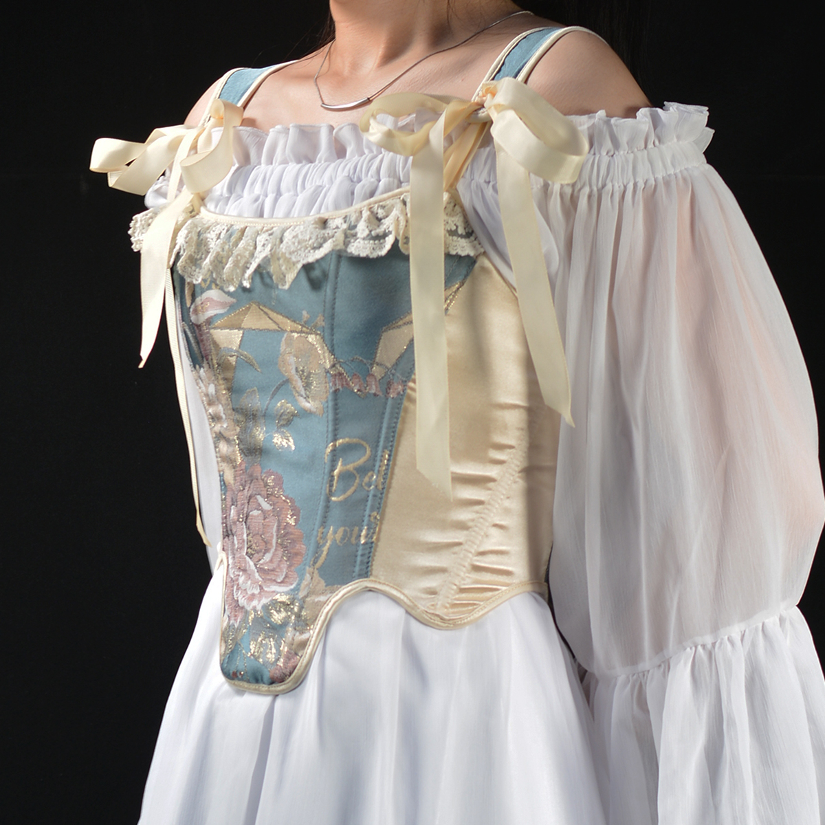 Corset bustier victorien vu de profil