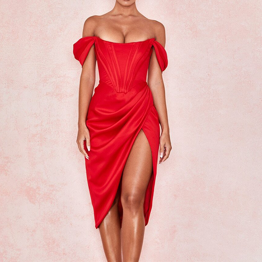 Longue robe rouge à corset