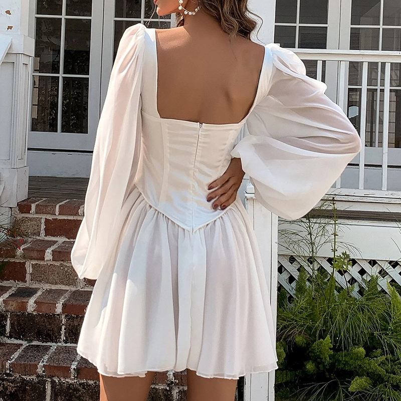 Robe blanche corset vue de dos