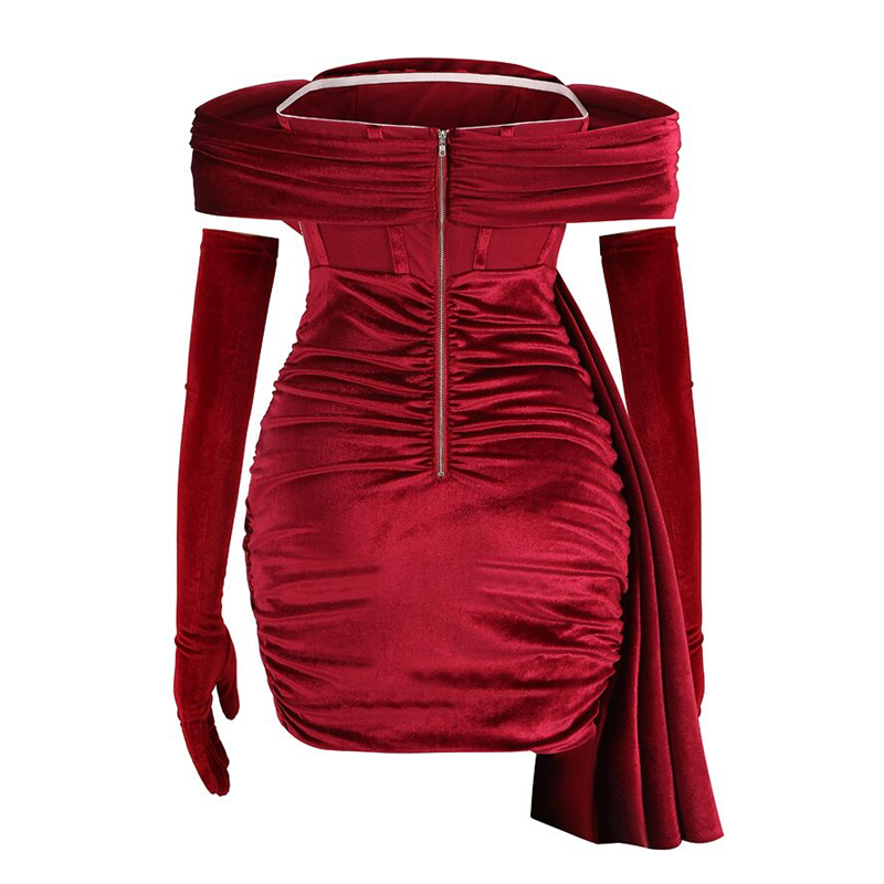 Zoom sur une robe bustier en velours vue de dos
