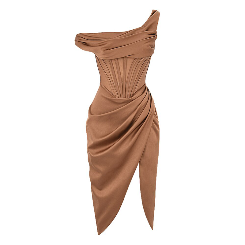 Zoom sur une robe corset asymétrique vue de face