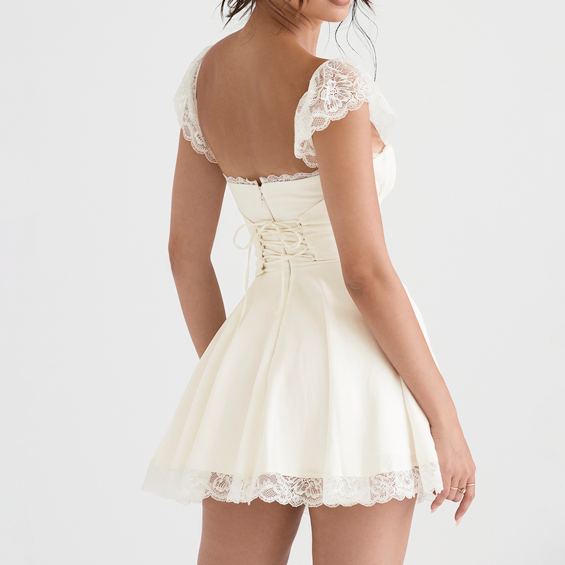 Sexy corset robe blanc dentelle vue de dos